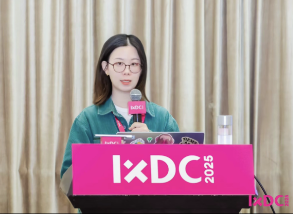 Yating speaking at the IXDC 2025 workshop